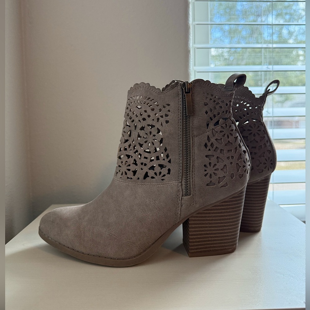 Women’s Grey/Taupe Sugar Booties
